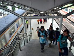Libur Panjang Idul Adha, Stasiun Bekasi dan Cikarang Dipadati Penumpang Kereta