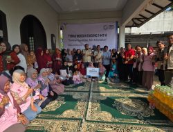 YBM dan Srikandi PLN UP3 Bekasi Salurkan 150 Paket Daging Kurban untuk Masyarakat Sekitar Yayasan Raudhatus Sholihat