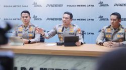 Bekasi - Kabid Humas Polda Metro Jaya, Komisaris Besar Budi Hermanto, saat memberikan keterangan pers dalam kassu kecelakaan maut di Stasiun Bekasi Timur yang melibatkan KRL dan KA Argo Bromo Angrek. Foto: Ist/Gobekasi.id.