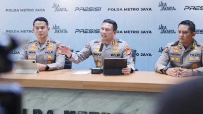 Bekasi - Kabid Humas Polda Metro Jaya, Komisaris Besar Budi Hermanto, saat memberikan keterangan pers dalam kassu kecelakaan maut di Stasiun Bekasi Timur yang melibatkan KRL dan KA Argo Bromo Angrek. Foto: Ist/Gobekasi.id.