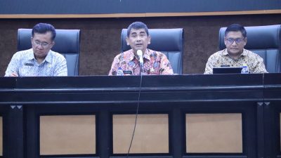 Bekasi - Plh. Sekretaris Daerah Kabupaten Bekasi, Carwinda, memimpin Rapat Koordinasi Optimalisasi Peran dan Tugas Satuan Tugas (Satgas) Makan Bergizi Gratis (MBG) di Aula KH. Noer Alie, Gedung Kantor Bupati Bekasi, Kamis (7/5/2026). Foto: Ist/Gobekasi.id.