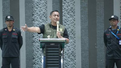 Bekasi - Plt Bupati Bekasi Asep Surya Atmaja menghadiri Musyawarah Unit Kerja (Musnik) ke-10 Pimpinan Unit Kerja (PUK) Serikat Pekerja Automotif Mesin dan Komponen (SPAMK) Federasi Serikat Pekerja Metal Indonesia (FSPMI) PT Aisin Indonesia, di Holiday Inn Jababeka, Cikarang Selatan, Sabtu (16/5/2026). Foto : Ist/Gobekasi.id.