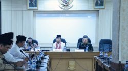 Bekasi - Pemkab Bekasi terus mematangkan persiapan Pilkades Digital 2026 melalui penguatan pemutakhiran data penduduk dan data desa di 154 desa se-Kabupaten Bekasi. Sekda Kabupaten Bekasi Endin Samsudin menegaskan, data yang akurat dan terpadu menjadi kunci sukses pelaksanaan Pilkades. Foto: Ist