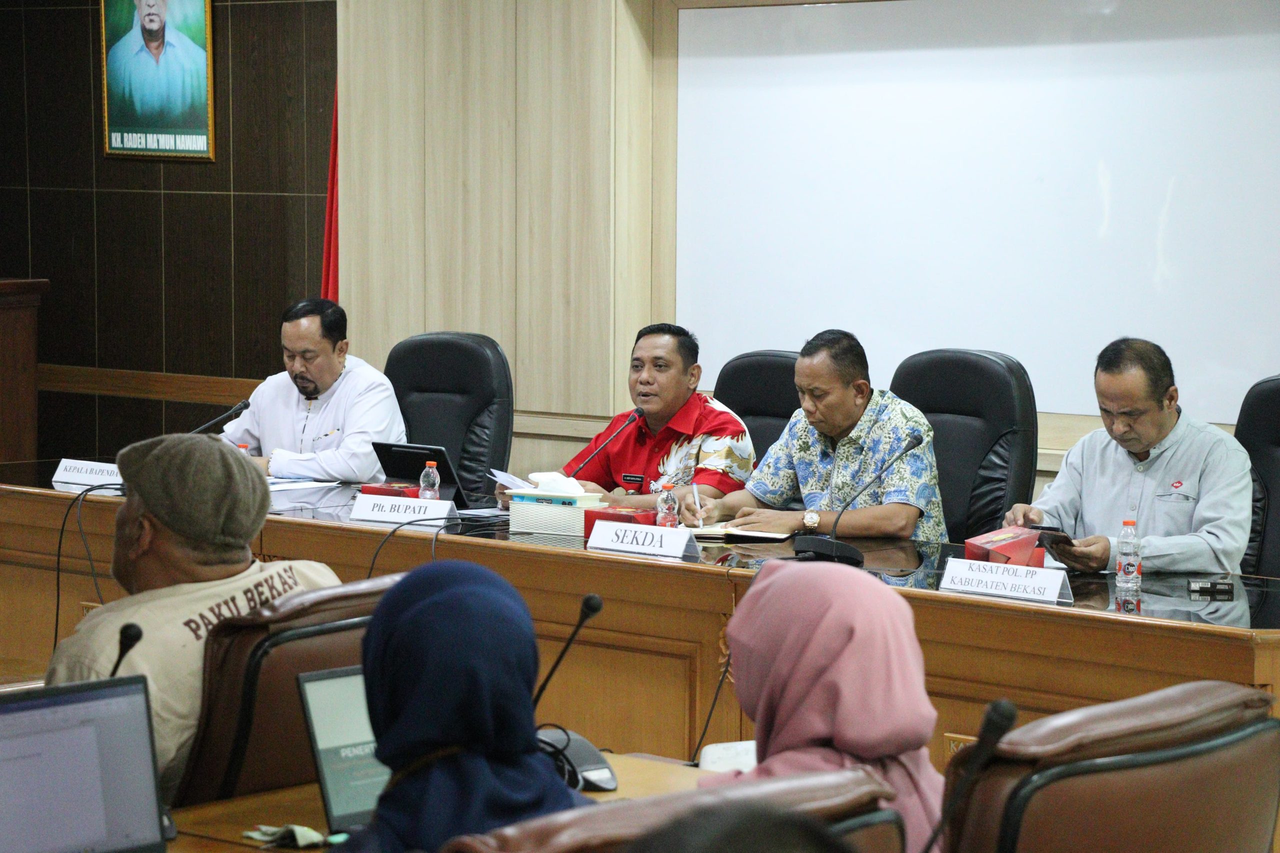 Bekasi - Pemerintah Kabupaten Bekasi menggelar rapat persiapan penertiban pajak air tanah dalam rangka sinergitas optimalisasi Pendapatan Asli Daerah (PAD) di Ruang Rapat Mamun Nawawi, Gedung Bupati Bekasi lantai 2, Jumat (29/5/2026). Foto: Ist/Gobekasi.id.