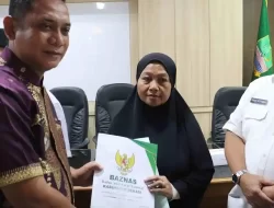 Plt Bupati Bekasi Jamin Beasiswa Pendidikan bagi Anak Korban Tragedi KRL Stasiun Bekasi Timur
