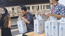 Bekasi - Air Zamzam yang diburu jemaah Haji Jawa Barat. Foto: Ist