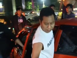 Pengemudi Brio Diamuk Massa di Kalimalang, Bermula Ketahuan Hendak Indehoy hingga Tabrak Lari