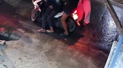 Terekam CCTV, Komplotan Begal Bersenjata Celurit Rampas Motor Warga di Tambun Utara