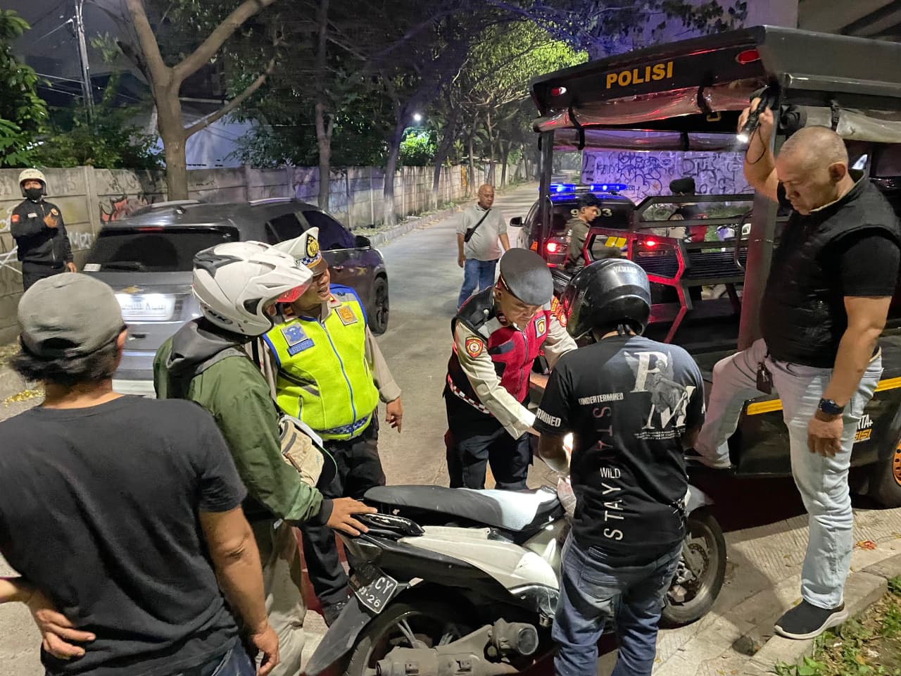 Bekasi - Patroli preventif dan razia stasioner Polsek Bekasi Selatan pada Selasa (2/6/2026) dini hari. Foto: Ist/Gobekasi.id.