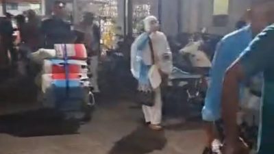 Bekasi - Jemaah Haji kloter pertama tiba di UPT Asrama Haji Embarkasi Jakarta-Bekasi. Foto: Ist