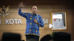 Wali Kota Bekasi Pilih “Nge-Geng” Satu Mobil Hiace Bareng Staf untuk Efisiensi