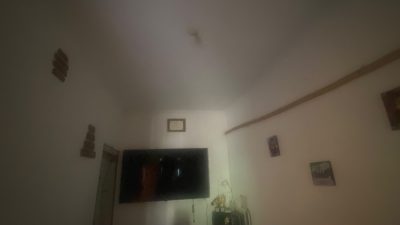 Bekasi - Kondisi mati lampu rumah warga Bekasi dampak dari pemadaman bergilir oleh PLN UP3 Bekasi. Foto: Gobekasi.id.