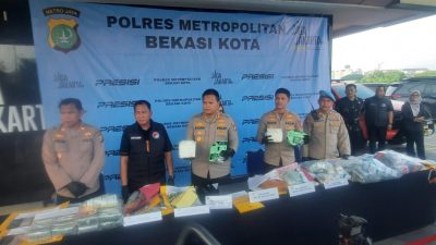Bekasi - Kapolres Metro Bekasi Kota, Kombes Pol Kusumo Wahyu Bintoro alam konferensi pers pengungkapan pengedaran narkotika di wilayah hukumnya, Selasa (23/6/2026). Foto: Septian/Gobekasi.id.