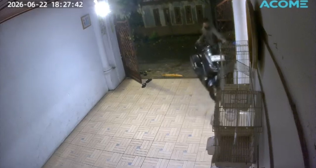 Bekasi - Rekaman CCTV di kawasan Kampung Pondok Ranggon, Kelurahan Jatimurni, Kecamatan Pondok Melati, Kota Bekasi, raib digondol maling pada, Senin (22/6/2026) petang . Foto: Ist/Gobekasi.id.