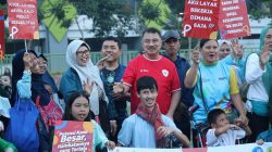 Bekasi - Wakil Wali Kota Bekasi, Abdul Harris Bobihoe, saat menyapa komunitas difabel di area Car Free Day (CFD) Jalan Ahmad Yani, Kota Bekasi, Minggu (28/6/2026). Foto: Ist/Gobekasi.id.
