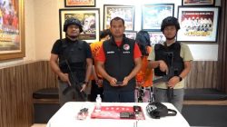 Bekasi - Sepasang suami istri di Kota Bekasi berinisial BA (51) dan YZ (41) di tangkap Direktorat Reserse Narkoba Polda Metro Jaya. Foto: Ist