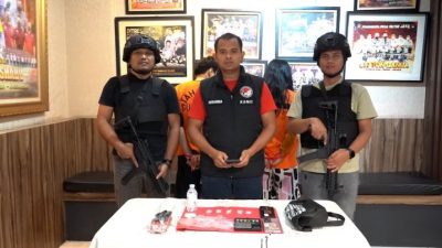Bekasi - Sepasang suami istri di Kota Bekasi berinisial BA (51) dan YZ (41) di tangkap Direktorat Reserse Narkoba Polda Metro Jaya. Foto: Ist