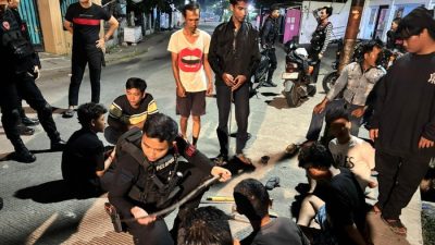 Bekasi - Polisi saat mengamankan pelaku tawuran di Bekasi. Foto: Ist