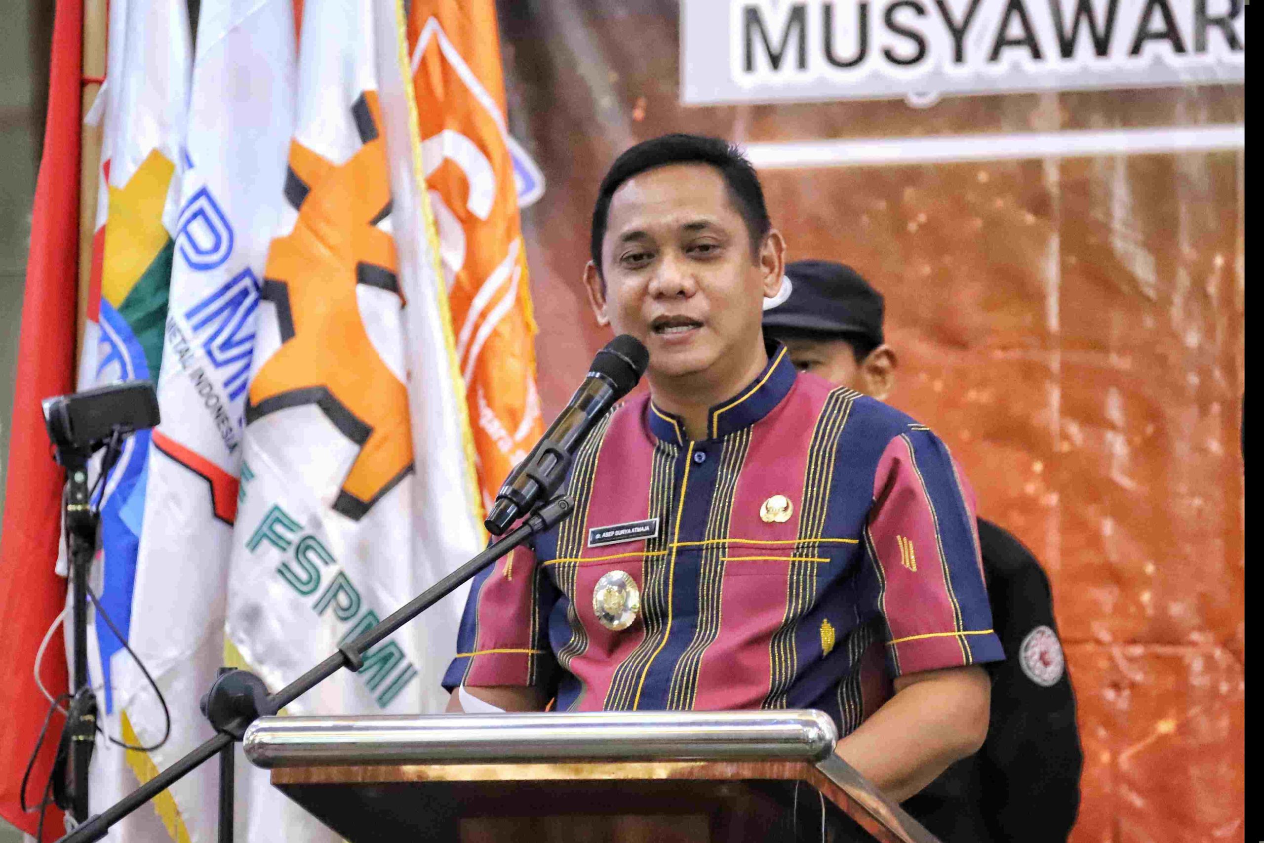 Bekasi -Penjabat (Pj) Bupati Bekasi, Asep Surya Atmaja, saat membuka Musyawarah Cabang Luar Biasa (Muscablub) Pimpinan Cabang Serikat Pekerja Elektronik Elektrik Federasi Serikat Pekerja Metal Indonesia (PC SPEE FSPMI) Kabupaten/Kota Bekasi di Hotel Grande Valore Jababeka, Cikarang, Sabtu (6/6/2026). Foto: Ist/Gobekasi.id.