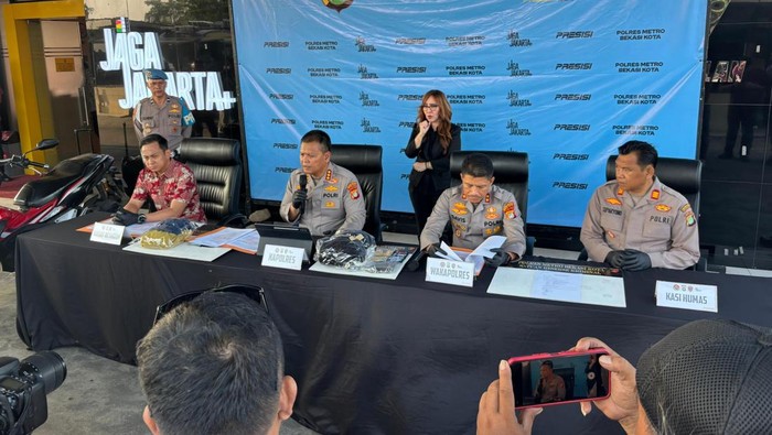 Bekasi - Kapolres Metro Bekasi Kota, Kombes Kusumo Wahyu Bintoro saat melakukan gelar perkara, Sabtu (20/6/2026). Foto: Ist/Gobekasi.id.