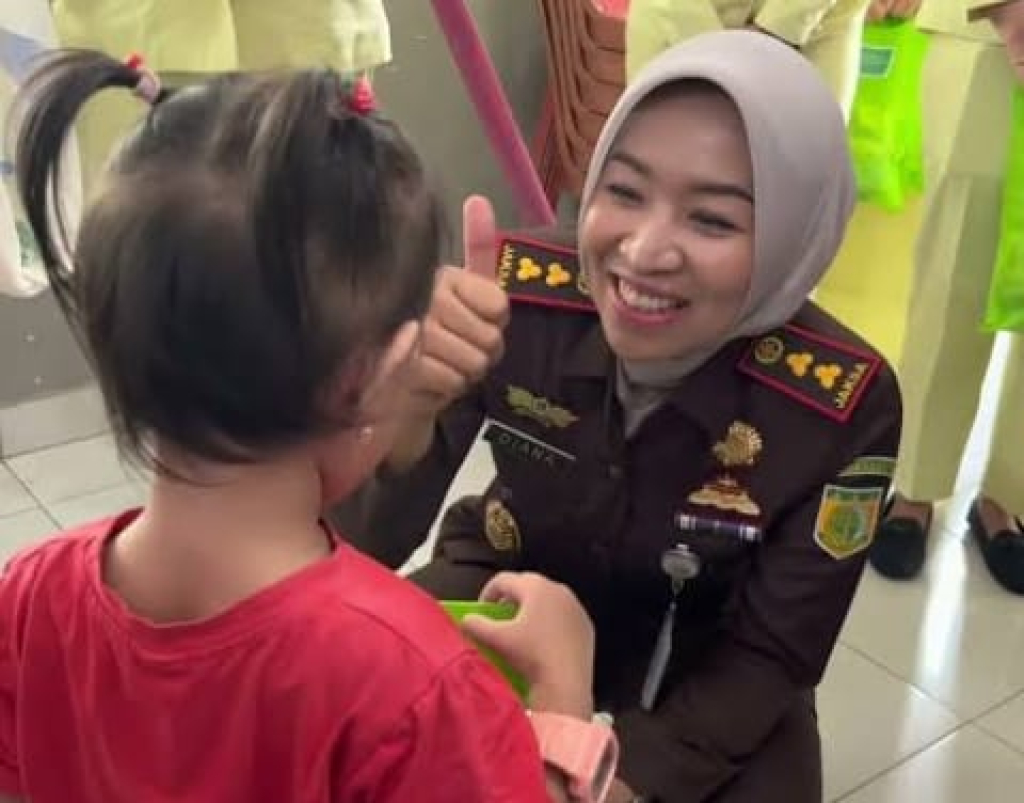 Bekasi - Diana Wahyu Widiyanti dipercaya menjabat sebagai Kepala Kejaksaan Negeri (Kajari) Kota Bekasi yang baru. Foto: Ist/Gobekasi.id.