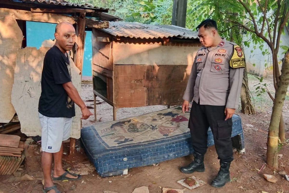 Bekasi - Lokasi kejadian perkara seorang bocah harus dibawa ke rumah sakita lantaran terkena peluru senapan angin yang nyasar. Foto: Ist/Gobekasi.id.