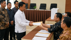 Bekasi - Ilustrasi pendaftaran Bacalon Pilkades Kabupaten Bekasi 2026. Foto: AI for Gobekasi.id.