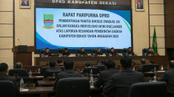 Bekasi - Ilustrasi rapat DPRD Kabupaten Bekasi dalam menyelediki Opini Disclaimer dari BPK yang didapat Pemkab Bekasi. Foto: AI For Gobekasi.id.