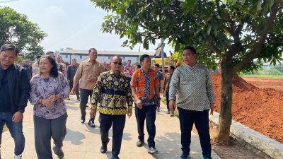 Bekasi - Rombongan DPRD Kota Bekasi, yang dipimpin Sardi Effendi menyidak lahan PSEL Sumur Batu, Kamis (2/7/2026). Foto: Ist/Gobekasi.id.