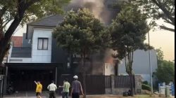 Rumah Dua Lantai di Tarumajaya Terbakar, Api Hanguskan Kamar Driver