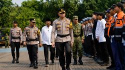 Bekasi - Pelaksana Harian (Plh) Kapolres Metro Bekasi, Kombes Pol Ikhlas Putro Wasono memimpin apel kesiapsiagaan. Foto: Ist/Gobekasi.id.