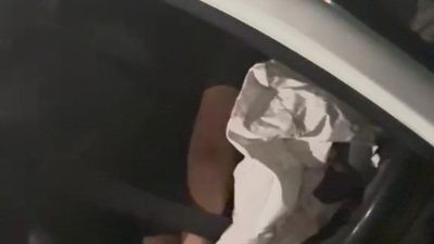 Bekasi - Satu unit kendaraan minibus tertabrak KA Gajayana di perlintasan kereta api Bulak Kapal, Jalan Pahlawan, Kelurahan Arenjaya, Kecamatan Bekasi Timur, Senin (27/7/2026) sekitar pukul 00.50 WIB. Foto: Ist/Gobekasi.id.