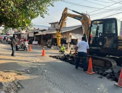 Perbaiki Akses Kalimalang, Pemkot Bekasi Cor Jalan Kincan Pakai Beton Fast Track
