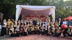 Bekasi - Wali Kota Bekasi, Tri Adhianto menghadiri sebuah festival kuliner rakyat yang diproyeksikan menjadi etalase promosi produk lokal sekaligus benteng pelestarian kuliner tradisional nusantara. Foto: Ist/Gobekasi.id.