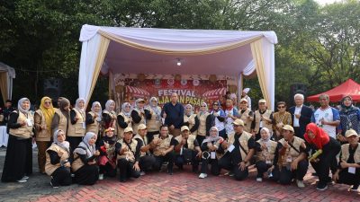 Bekasi - Wali Kota Bekasi, Tri Adhianto menghadiri sebuah festival kuliner rakyat yang diproyeksikan menjadi etalase promosi produk lokal sekaligus benteng pelestarian kuliner tradisional nusantara. Foto: Ist/Gobekasi.id.