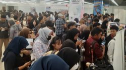 Bekasi - Peserta Job Fair 2026 di Mega City Bekasi, Selasa (7/7/2027). Foto: Septian/Gobekasi.id.