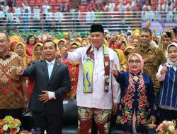 Dihadiri Menteri Kependudukan, Kriyaan Lansia 2026 di GOR Bang Yan Rayakan Rekor 3.436 Lulusan Sekolah Lansia