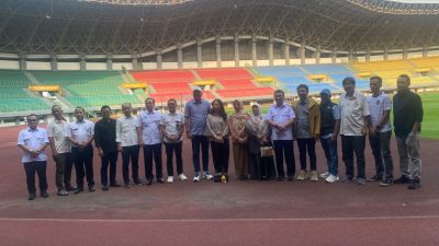 Bekasi - Rombongan Komisi V DPRD Jawa Barat bersama Kadispora Jabar dan delegasi dari Kota Bekasi mennjau kesiapan venue olahraga menjelang helatan Porprov Jabar 2026. Foto: Mochamad Yacub Ardiansyah