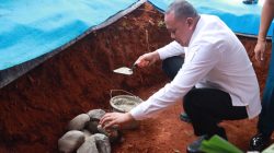 Berikan Kepastian Hukum Rumah Ibadah, Wali Kota Bekasi Letakkan Batu Pertama Gereja Katolik St. Ignatius Jatisari
