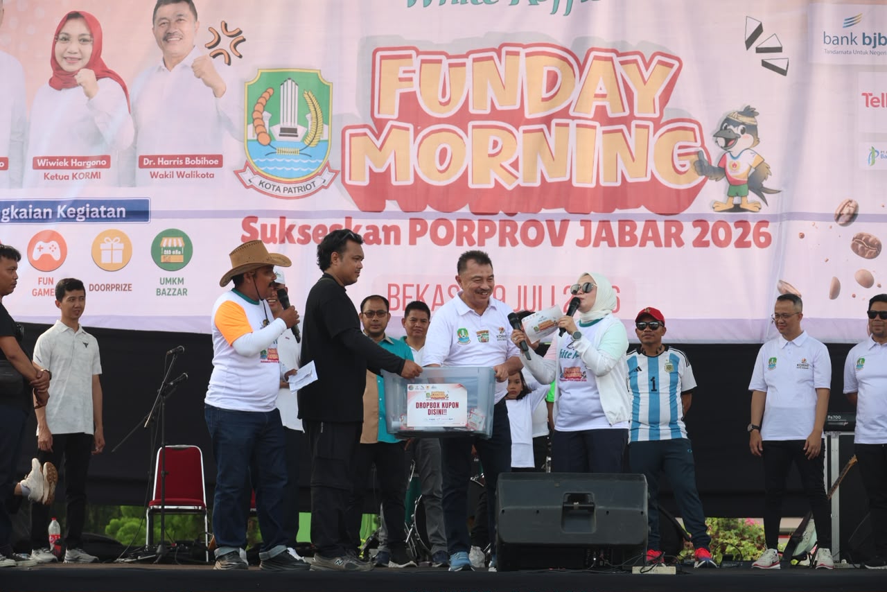 Bekasi - Wakil Wali Kota Bekasi sekaligus Ketua Panitia Besar (PB) Porprov XV, Abdul Harris Bobihoe hadir dalam acara olahraga massal hasil kolaborasi Pemkot Bekasi, KORMI, dan Luwak White Coffee ini menjadi genderang perang dimulainya hitung mundur (countdown) 111 hari menuju pembukaan Pekan Olahraga Provinsi (PORPROV) XV Jawa Barat 2026. Foto: Ist/Gobekasi.id.