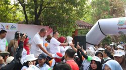 Bekasi - Wali Kota Bekasi, Tri Adhianto dan Wakil Wali Kota Bekasi Abdul Harris Bobihoe engikuti gelaran Funday Morning, Minggu (19/7/2026). Foto: Ist/Gobekasi.id.