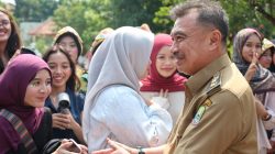 Bekasi - Wakil Wali Kota Bekasi Abdul Harris Bobihoe membuka MPLS SMAN 10 Kota Bekasi, Senin (20/7/2026). Foto: Ist/Gobekasi.id.