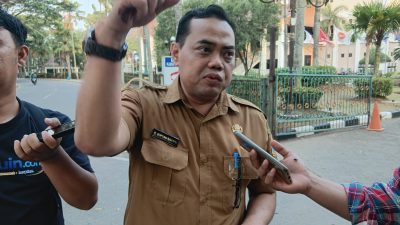 Bekasi - Kepala UPTD Wilayah III sekaligus Direktur TPST Kertamukti, R. Sopyan Rahayu saat ditemui awak media di sela-sela rapat kerja di Gedung DPRD Kabupaten Bekasi, Senin (20/7/2026). Foto: Ist/Gobekasi.id.