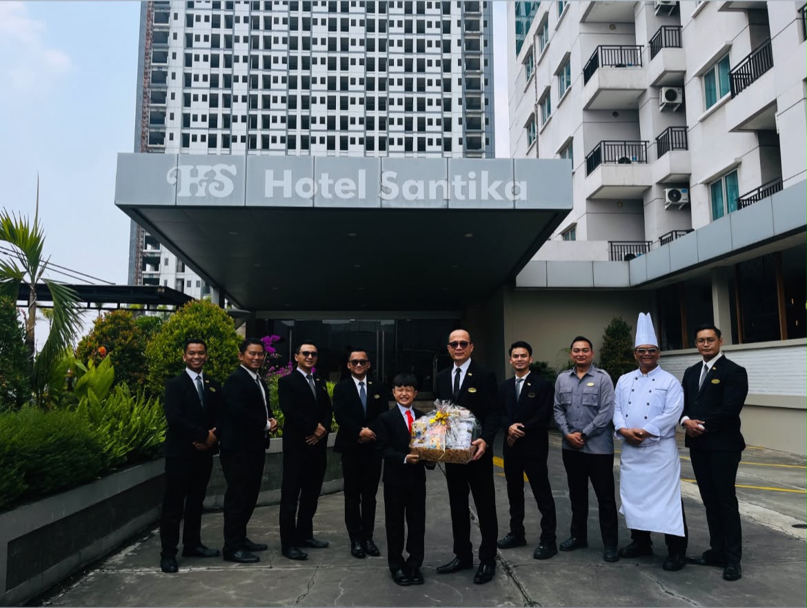 Bekasi - Program edukatif bertajuk GM For A Day 2026 yang dilaksanakan Hotel Santika Mega City Bekasi dalam rangka memperingati Hari Anak Nasional. Foto: Ist/Gobekasi.id.