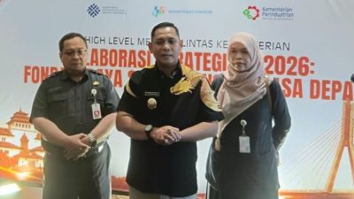 Bekasi - Pelaksana Tugas (Plt) Bupati Bekasi, Asep Surya Atmaja, usai menghadiri High Level Meeting (HLM) Lintas Kementerian yang digelar Badan Pusat Statistik (BPS) Provinsi Jawa Barat. Foto: Ist/Gobekasi.id.