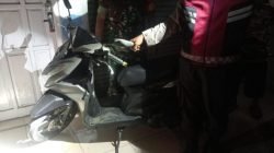 Bekasi - Motor pelaku pencurian tertinggal saat berkasi di Kampung Cilangkara, Desa Cilangkara, serta Kampung Kandang Roda, Desa Sukasari, Kecamatan Serang Baru, kini diamankan oleh polisi. Foto: Ist/Gobekasi.id.