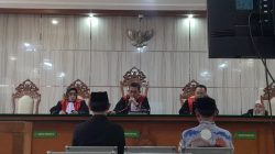 Bekasi - Sidang lanjutan kasus suap ijon proyek yang menyeret Bupati Bekasi Ade Kuswara Kunang dan ayahnya HM Kunang dalam ijon proyek Kabupaten Bekasi. Foto: Ist