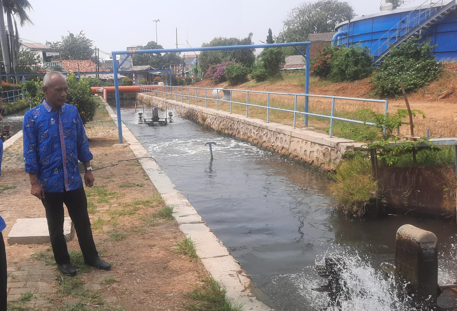 Bekasi - Kondisi Air Baku yang diproduksi Perumda Tirta Patriot menurun akibat tercemarnya Kali Bekasi. Foto: Septian/Gobekasi.id.