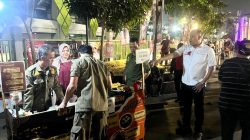 Bekasi - Wali Kota Bekasi Tri Adhianto melakukan sidak PKL di Taman Plaza Patriot Chandrabhaga, Sabtu (22/8/2026). Foto: Ist/Gobekasi.id.