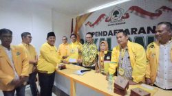 Bekasi - Akhmad Marjuki mendaftarkan diri sebagai bakal calon Ketua DPD Partai Golkar Kabupaten Bekasi pada Musda XI. Ia menjadi kandidat tunggal dengan dukungan 22 PK. Foto: Ist/Gobekasi.id.